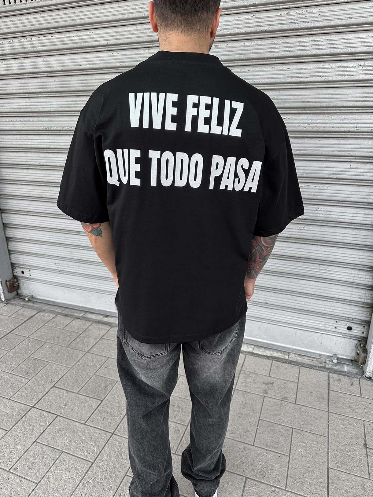 Vive Feliz Tee