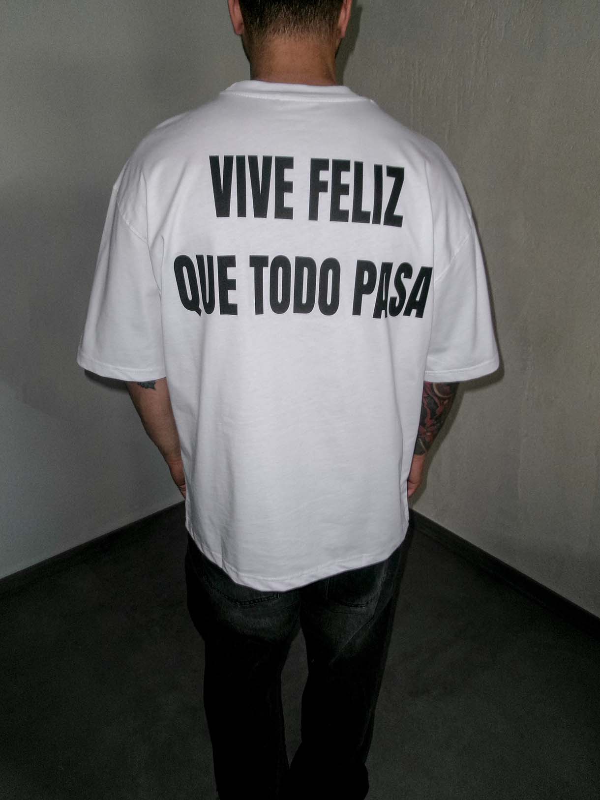 Vive Feliz Tee