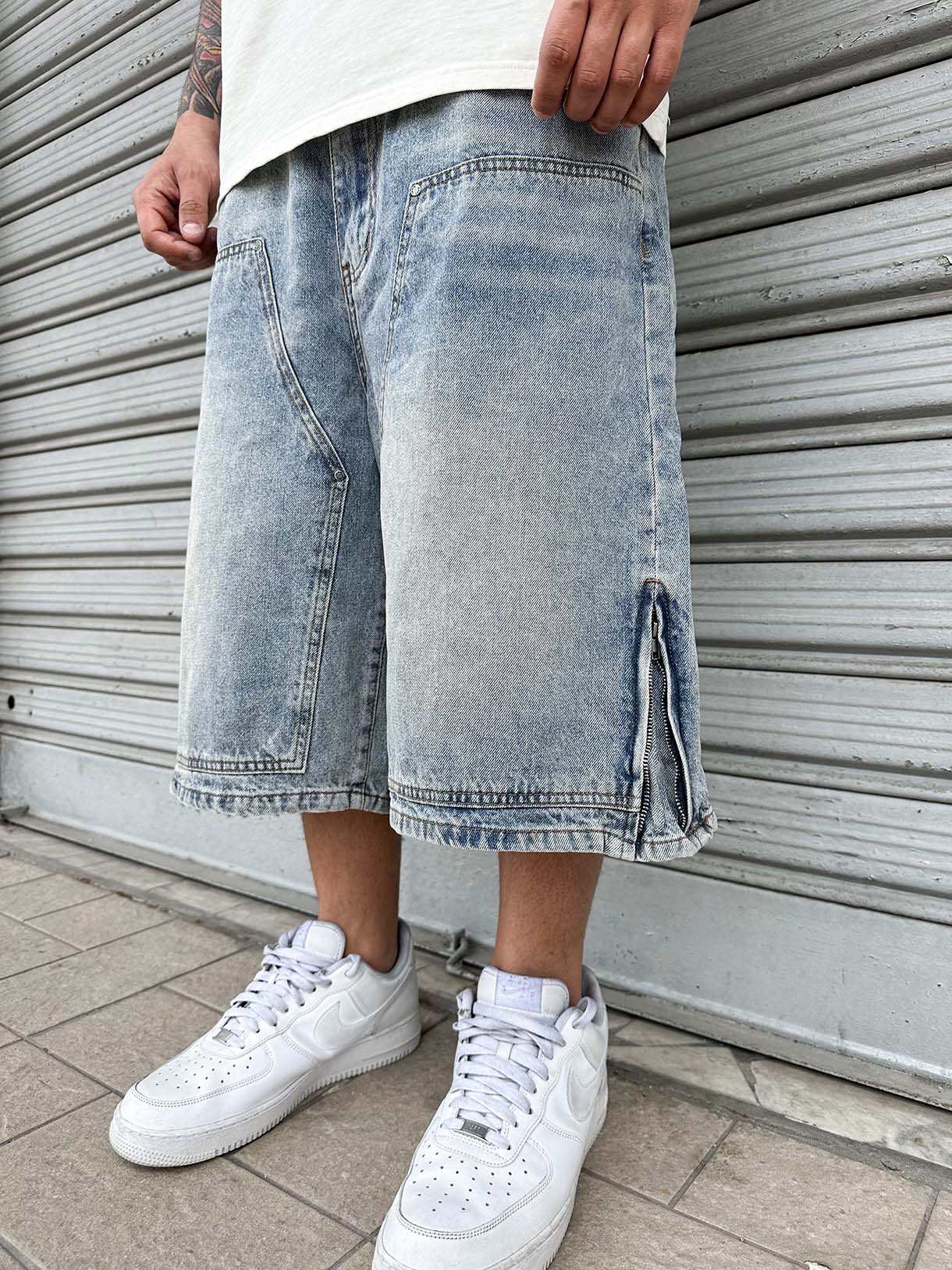 Shorts Over Lateral Zip