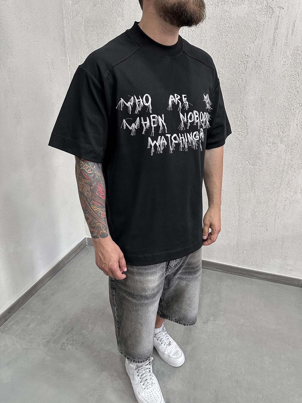 Who are you Tee Ricamo Premium