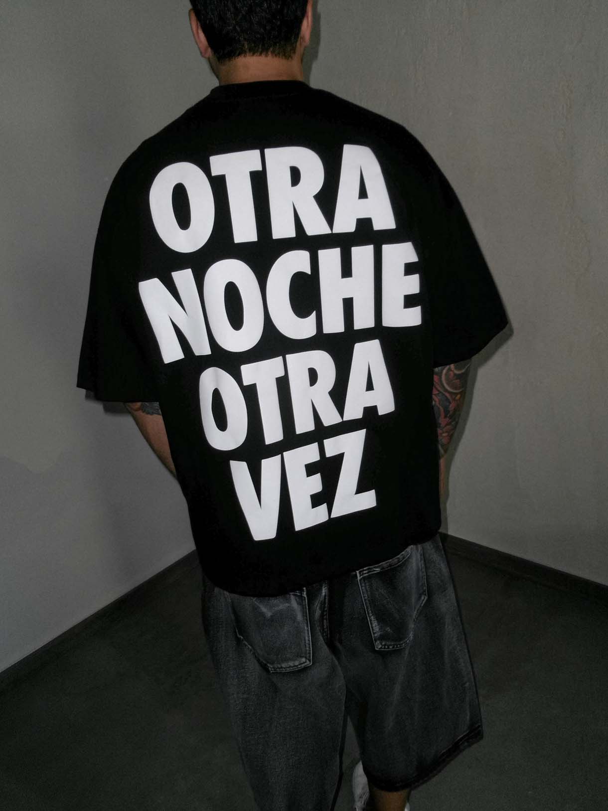 Otra Noche Otra Vez Tee