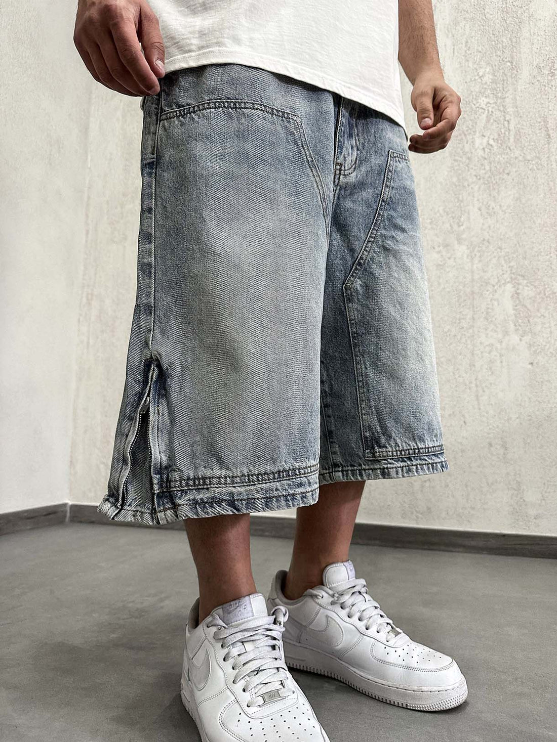 Shorts Over Lateral Zip