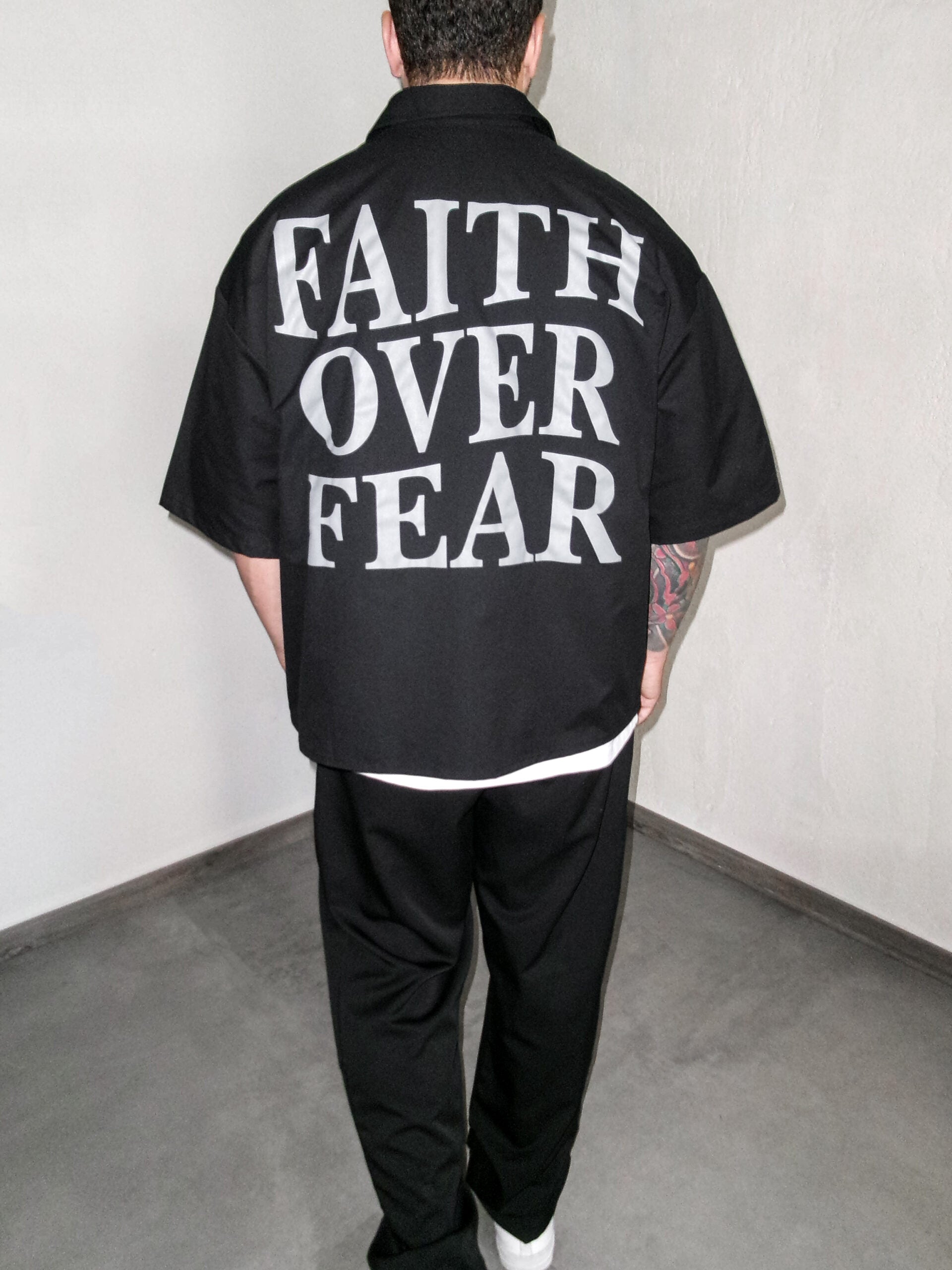 Visions Faith Over Fear Camicia