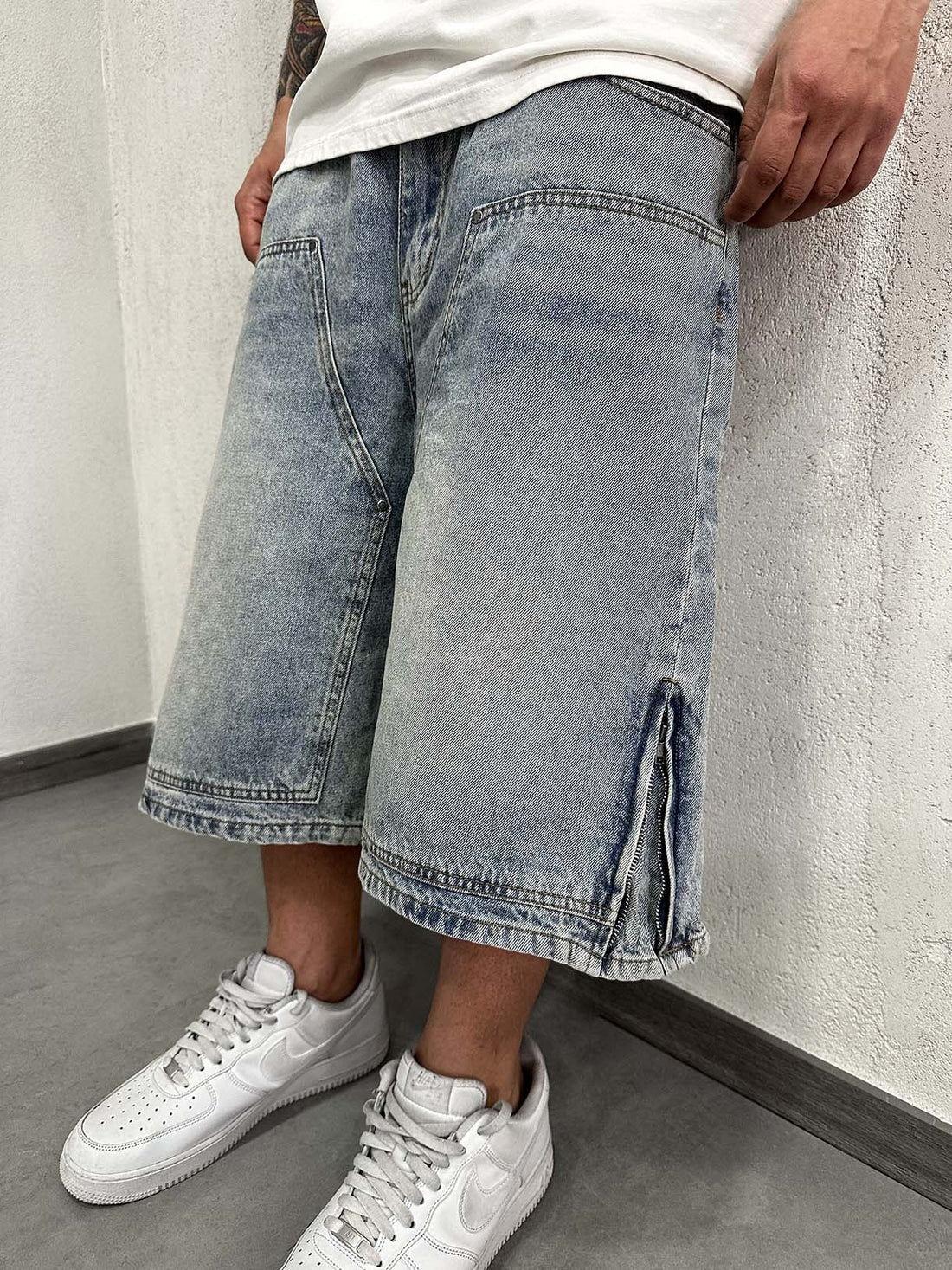 Shorts Over Lateral Zip