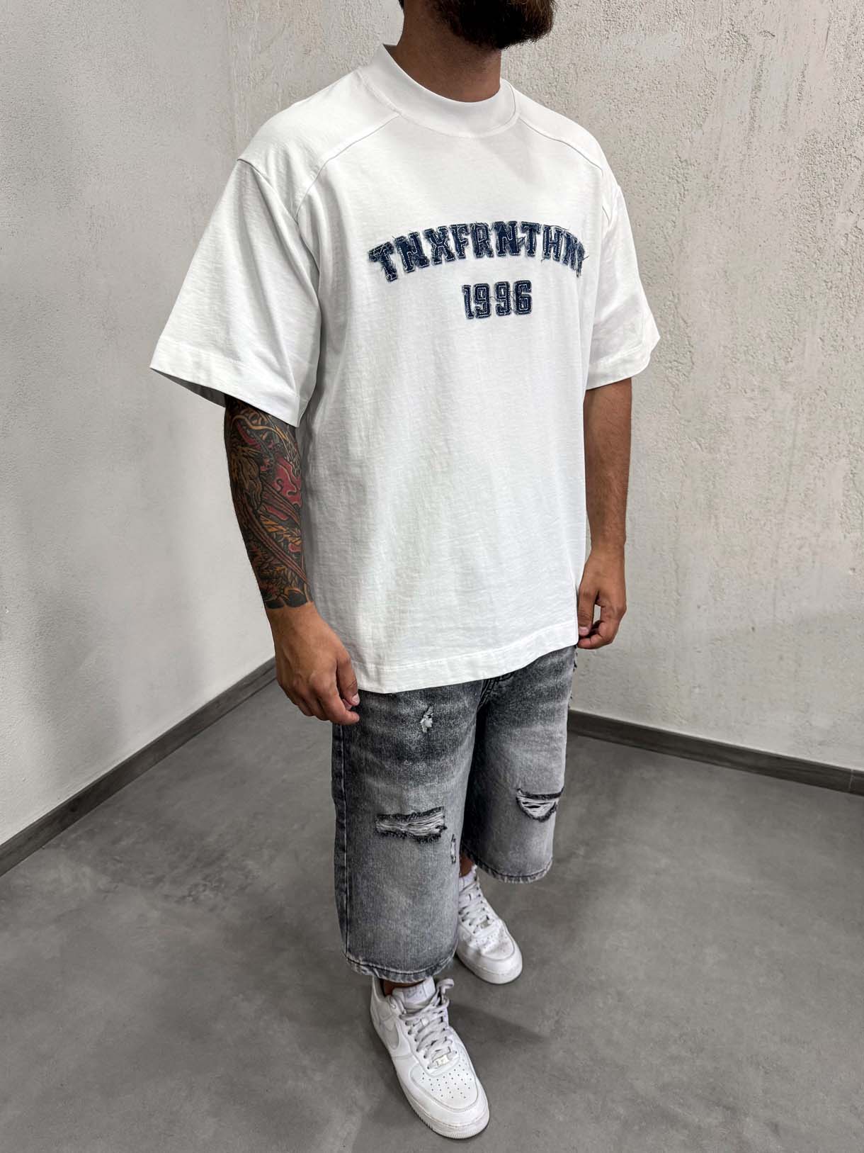 Premium Tee Write Jeans
