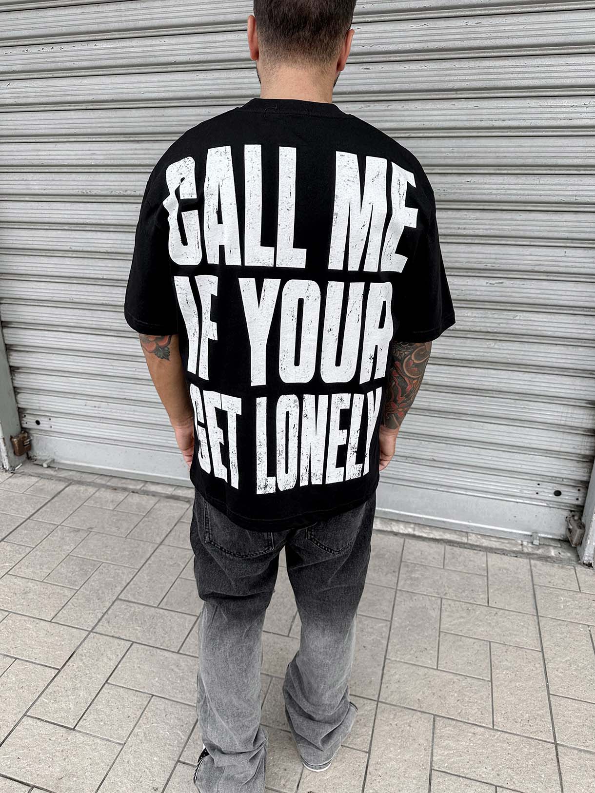 Visions Call me Tee