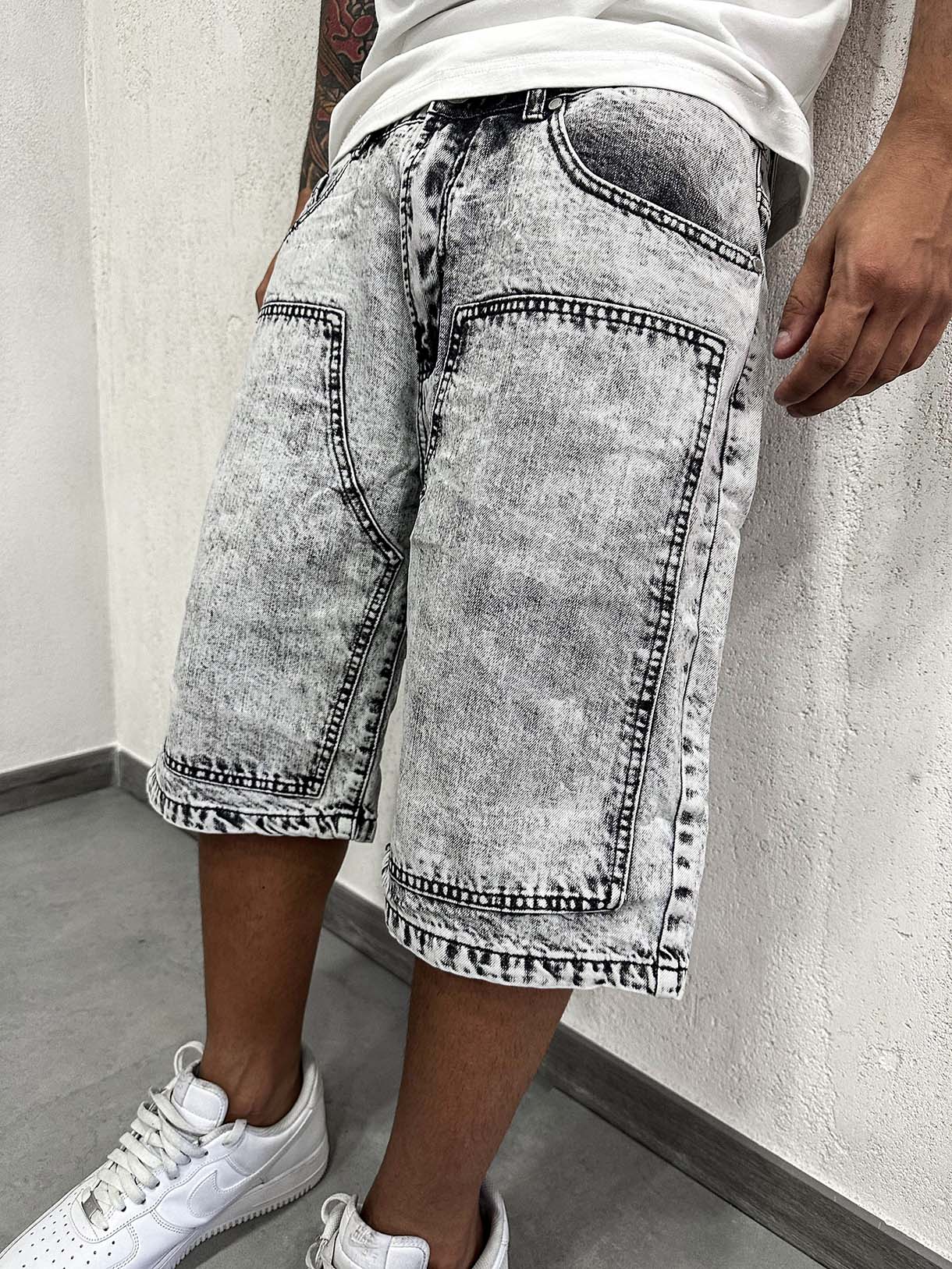 Carpenter Washed Light Grey