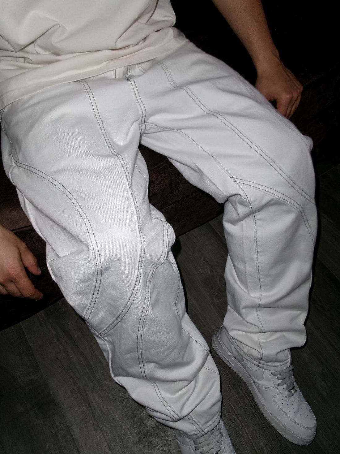 Baggy Circles White Contrast